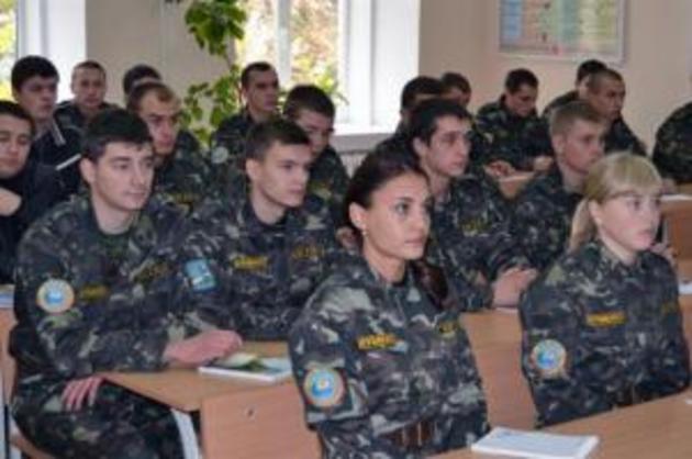 Студентів і студенток УжНУ запрошують на військову кафедру