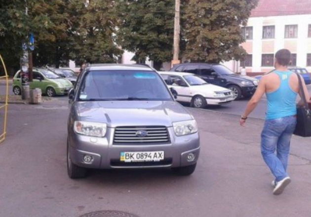 Боротися з «оленями» городянин вирішив дуже креативно! (ФОТО)