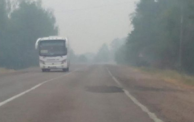 Водіям радять їхати трасою Чоп-Київ не швидше 50 км - через димову завісу!