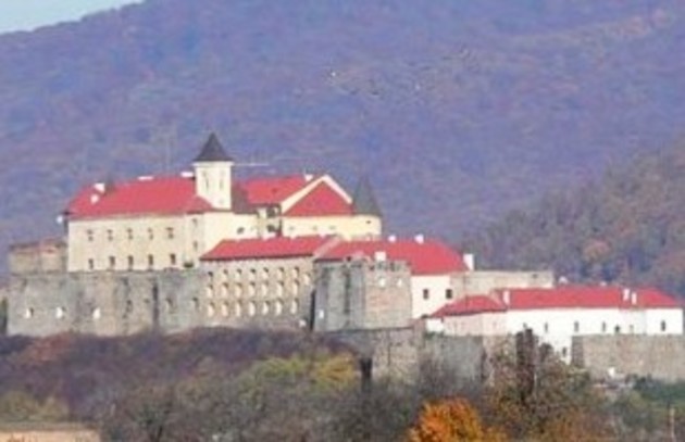 Перше, що впадає в око в Мукачеві – велика кількість людей у камуфляжі (ФОТО)