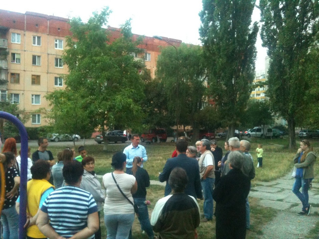 Ужгородці дедалі більше скаржаться на поганий стан доріг та їх відсутність (ФОТО)