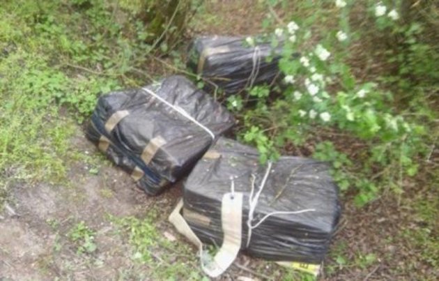 На «зеленці» у Карпатах продовжують знаходити тютюнову контрабанду