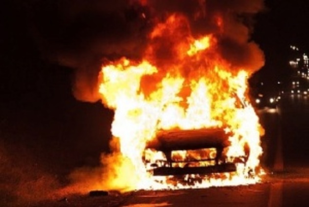 У Хусті пожежа повністю знищила автомобіль
