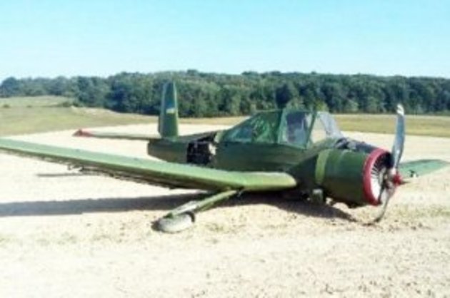 У Словаччині знайшли покинутий закарпатськими контрабандистами літак. Пілот втік (ФОТО, ВІДЕО)
