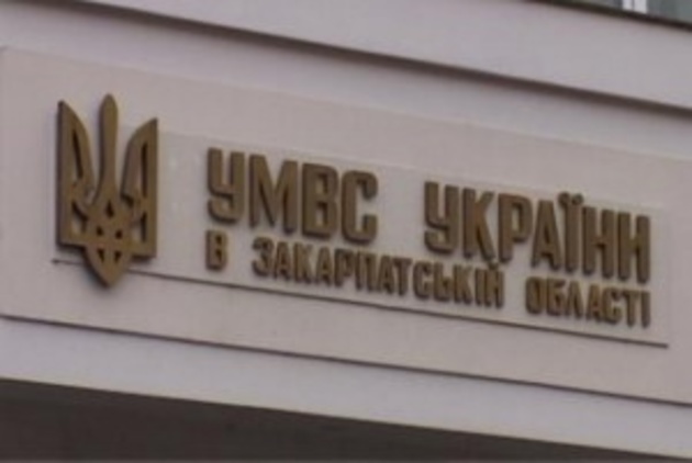 На Мукачівщині злочинці в масках викрали мікроавтобус, де було чверть мільйона гривень (ФОТО)
