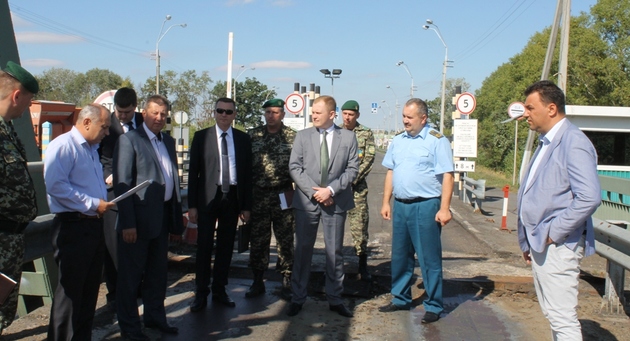Проблему руйнування мосту через Тису перед стражами кордону піднімають щороку, а «віз і досі там»! (ФОТО)