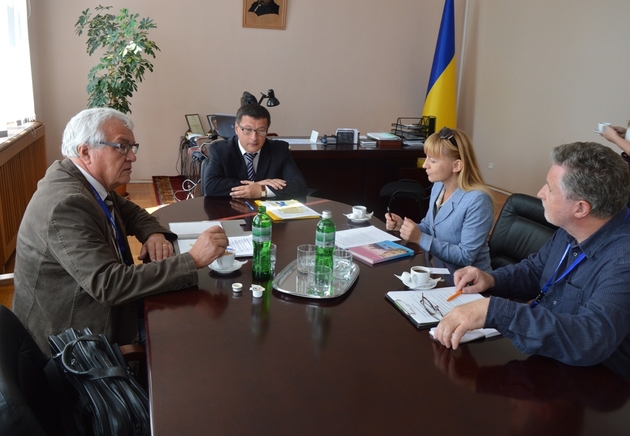Іноземним спостерігачам радять звернути увагу на ромські поселення Закарпаття