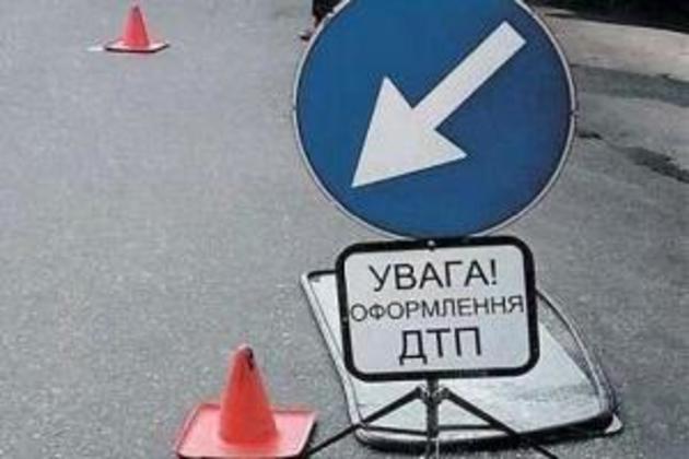 На Хустщині - смертельна ДТП. Пасажир - загинула, водія вирізали з автівки (ФОТО) 