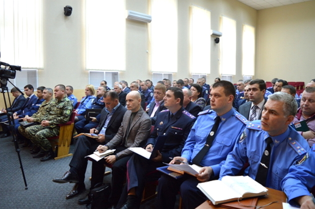 Виборці у селах Закарпаття чудово знають, хто саме розносить гроші перед голосуванням!
