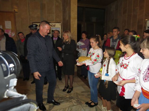 Діти з Донеччини після року життя під обстрілами вперше заснули в мирі (ФОТО, ВІДЕО)