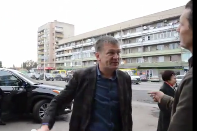 Нардепівське спілкування з активістами: вийшов з села, та село з нього не вийшло! (ВІДЕО)