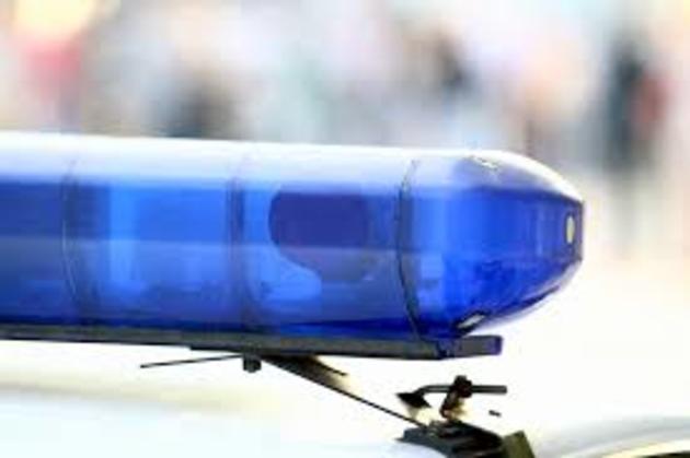 Троє людей постраждали в автомобілі, який врізався у придорожній паркан