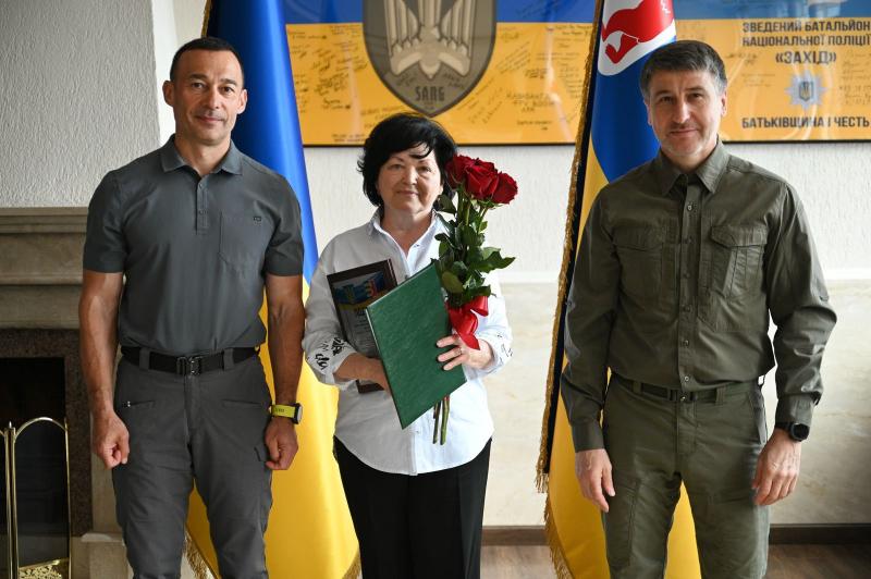 У Закарпатській ОВА відзначили працівників легкої промисловості