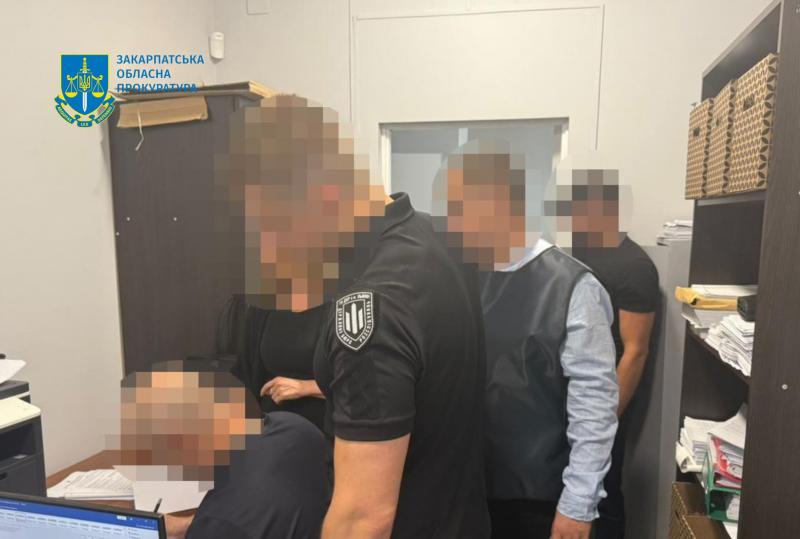 Майже мільйон переплачених бюджетних коштів під час закупівлі комутаторів — на Закарпатті викрили службовця ДСНС