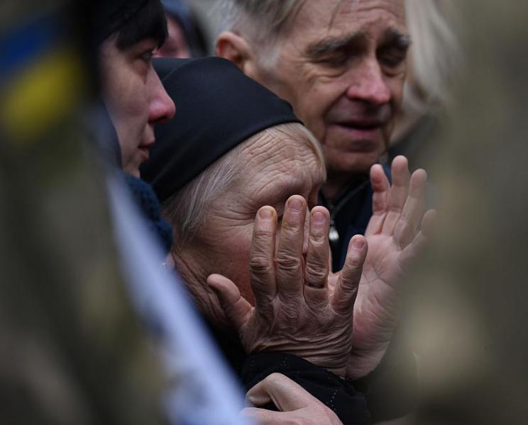 Хоч я багато чого можу витримати, але цього не міг, - Розповідь угорського фотографа Крістіана Елека, який з перших днів російського нападу перебував в Україн (фото)