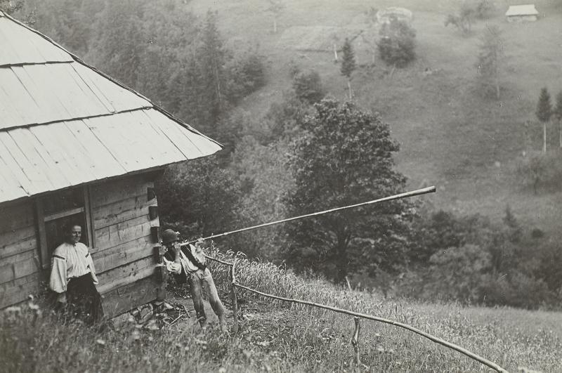 Як відомий німецький фотограф минулого століття мандрував у Карпатах ФОТОРЕПОРТАЖ