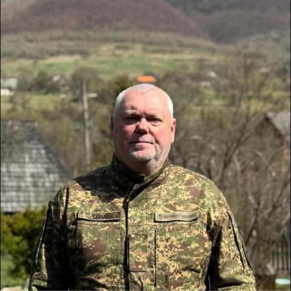 Військовослужбовець Роберт Іванчо активно допомагає військам, які боронять країну