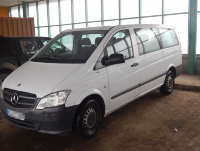 Німці мають всі права на мікроавтобус українця! (ФОТО)