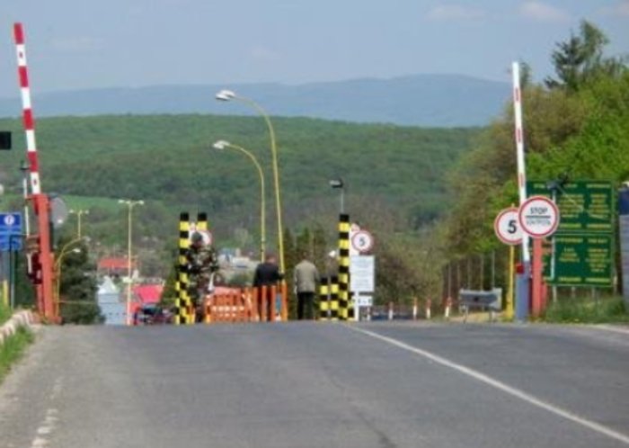 У понеділок кордон зі Словаччиною тимчасово закриють!