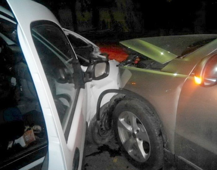 Жахлива аварія у день виборів відправила батька у реанімацію, а сина - в хірургію