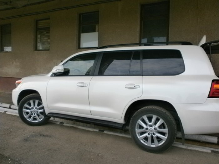 Надзвичайно дорогий автомобіль конфіскували сьогодні на кордоні у словака!