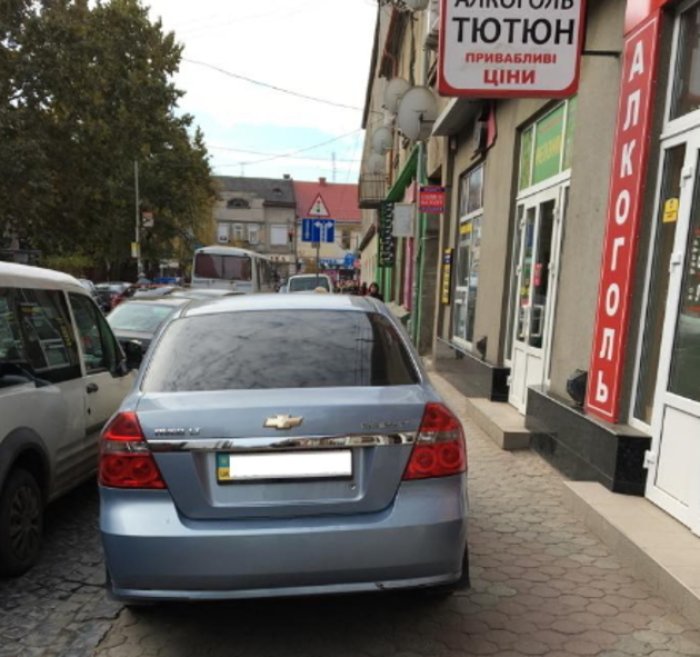 Чому з «мажорами» без гальм мають воювати одні пішоходи? (ФОТО)