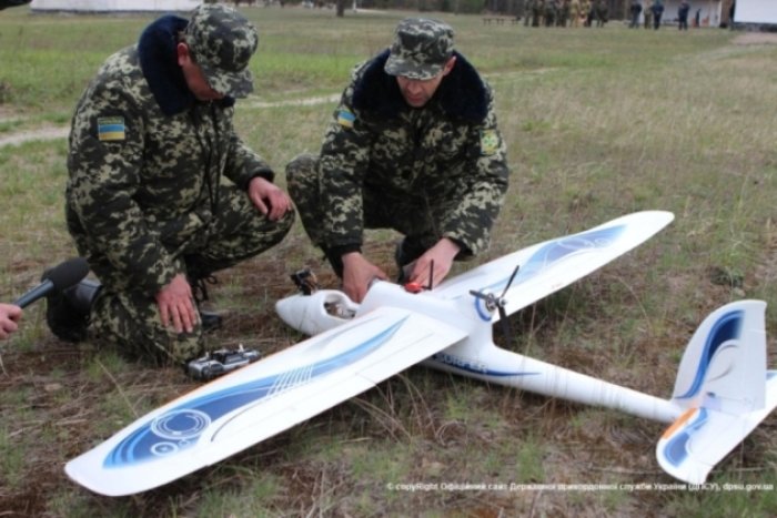 Закарпатські контрабандисти «посадили» сигарети на безпілотники вартістю в автомобіль