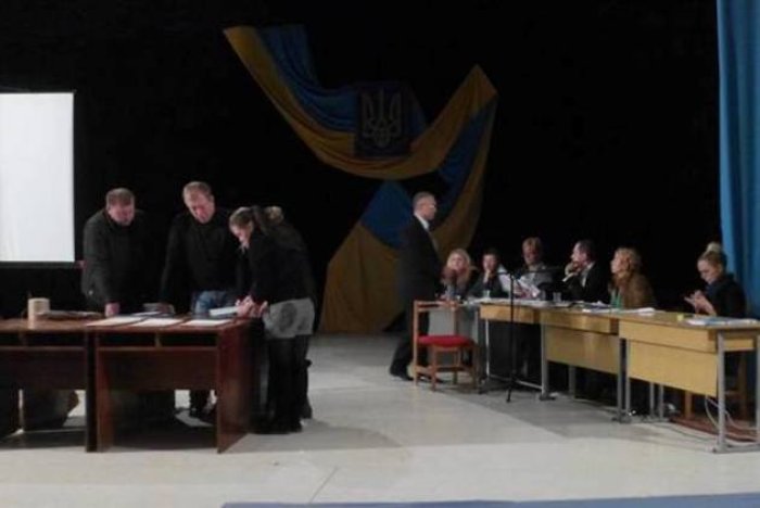 В Ужгороді міськвиборчком розпочав прийом протоколів з «мокрими» печатками (ФОТО)