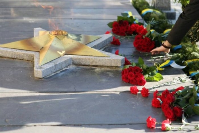Як в Ужгороді відзначали 71-річницю визволення Закарпаття від фашистів (ФОТОРЕПОРТАЖ)