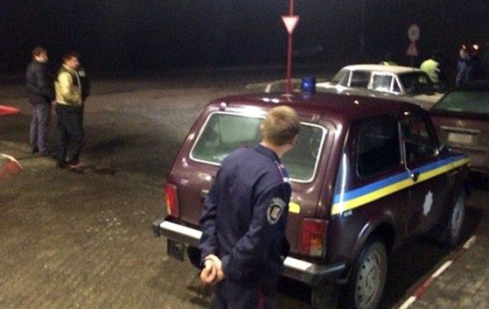 Квартет азіатів-нелегалів затримали на серпантині у Карпатах