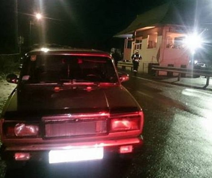 «Туристи» на автомобілі з чорними шашечками їхали до кордону з ЄС (ФОТО, ВІДЕО)