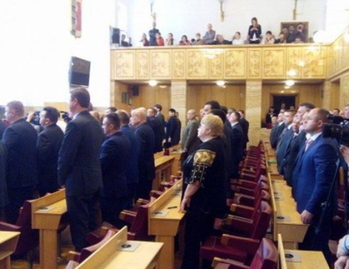 Нові народні обранці Закарпатської обласної ради прийняли Присягу депутата