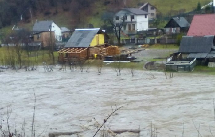 На Рахівщині 12 населених пунктів потерпають від водної стихії (ФОТО)