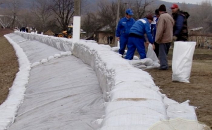 Сусіди з ЄС допомагають Закарпаттю боротися з водною стихією