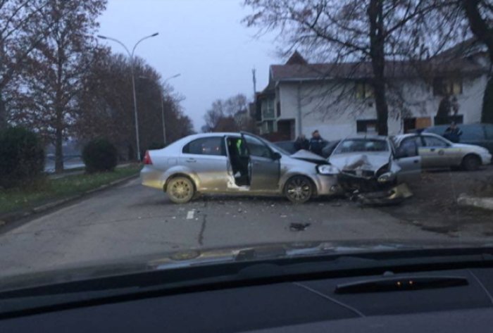 Два пасажири 2-х автівок отримали травми - прокуратура Ужгорода завела справу