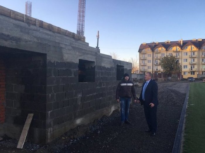 На стадіоні «Автомобіліст» роботи не припиняються ні на день (ФОТО)