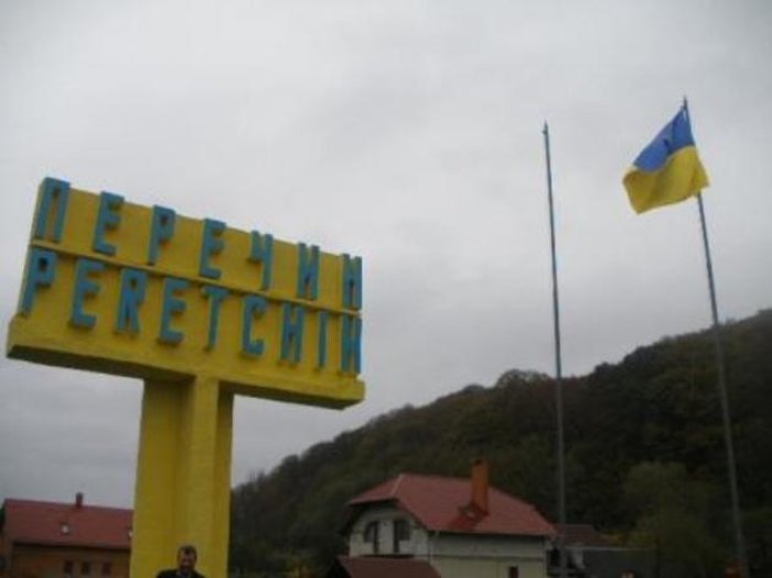 «Мінер» пожартував у телефон під веселий сміх однолітків! (ВІДЕО)