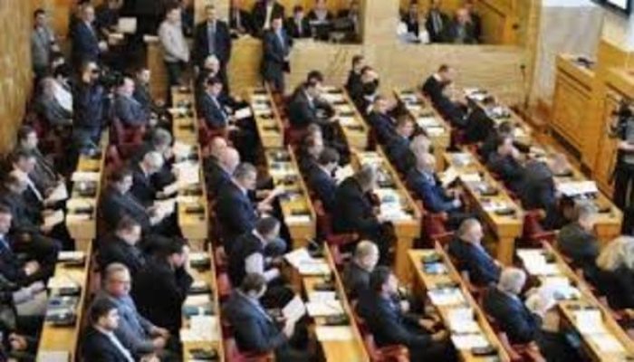 Закарпатські депутати відмовили Балозі та схвалили ремонт доріг за «митні гроші»