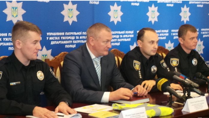 Від виходу на перше патрулювання на Срібній Землі не звільнили ще жодного поліцейського (ВІДЕО)