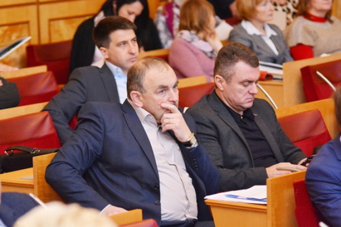 Що узгодили закарпатські обранці розгянути під час сесії 5 січня 2016 року? (ФОТО)