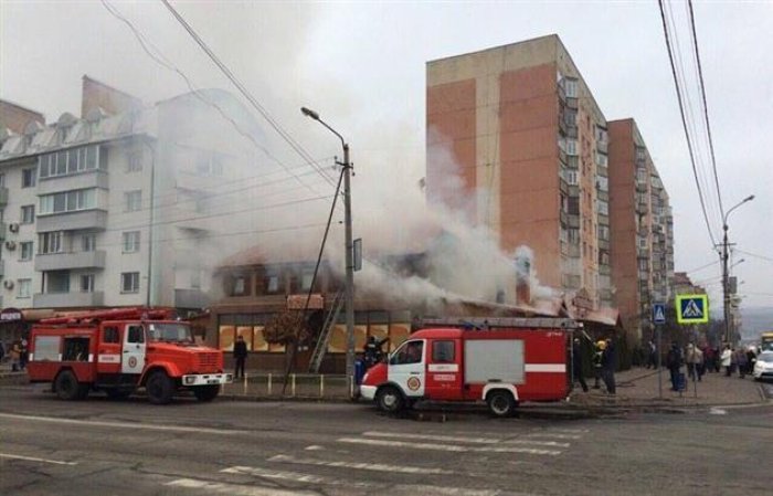 У Мукачеві горів «Грінвіч» (ФОТО)