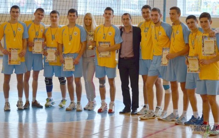Збірна команда волейболістів УжНУ – найсильніша!