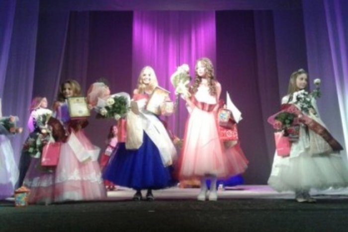В обласному центрі Закарпаття обрали «Міні-міс Ужгород 2015»