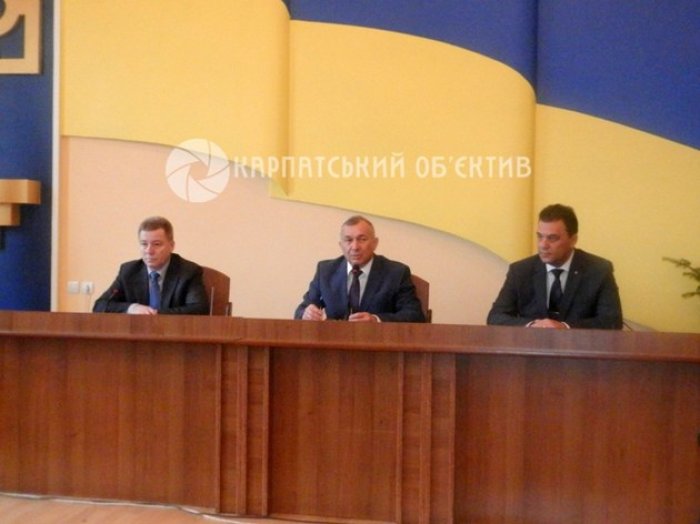 Голова облради Закарпаття навідався на засідання міськради столиці Карпатської України