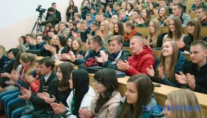 Юні закарпатці вже не зможуть вступити до вузів поза конкурсом