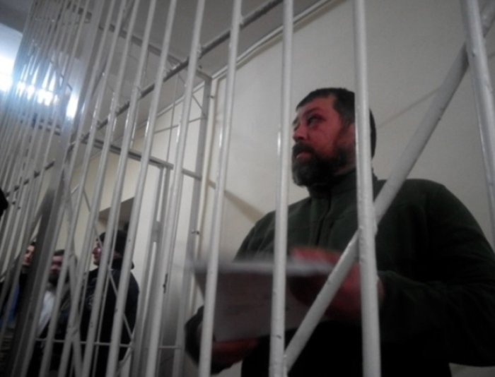 «Марафон» за участі членів «Правого сектору» триває в Ужгородському міськрайонному суді!