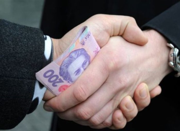 Судовому хабарнику з медичною освітою загрожує від 5 до 10 років тюрми