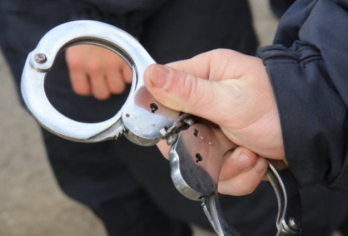 Тюремник вдарив жінку кулаком два рази в обличчя і спробував пограбувати!