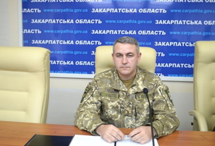 Землі, що належать до земель оборони, використовуються виключно для захисту України