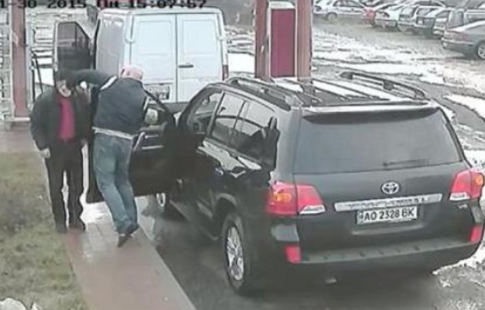 Як простий громадянин військовику щелепу зламав!